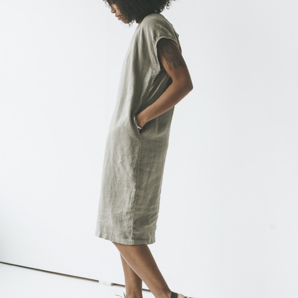 Black Crane Dresses & Skirts - Garmentory Black Crane Back Slit Dress in Shetland
